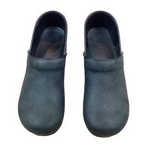 DANSKO BLACK LEATHER CLOGS